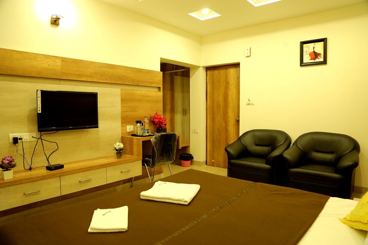 Samarth Residency Hotel Hospet Exterior photo