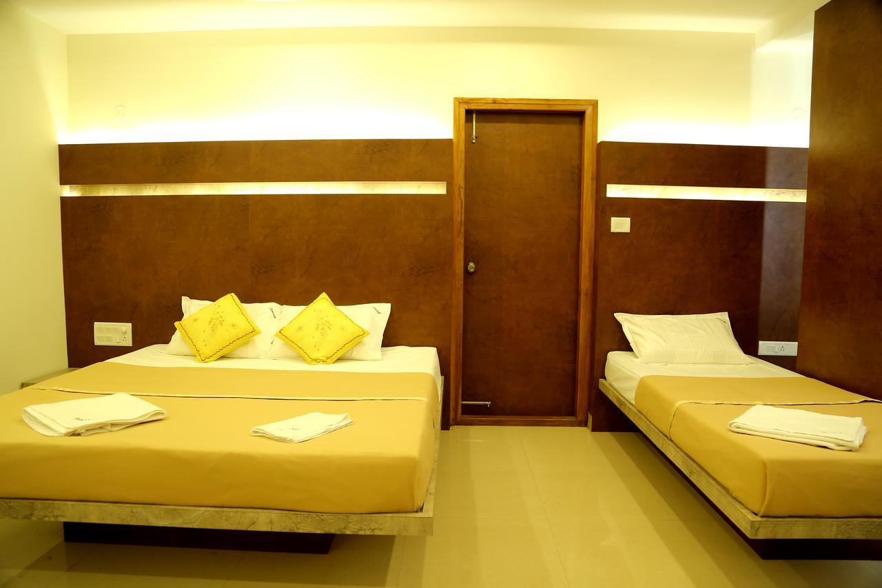Samarth Residency Hotel Hospet Exterior photo